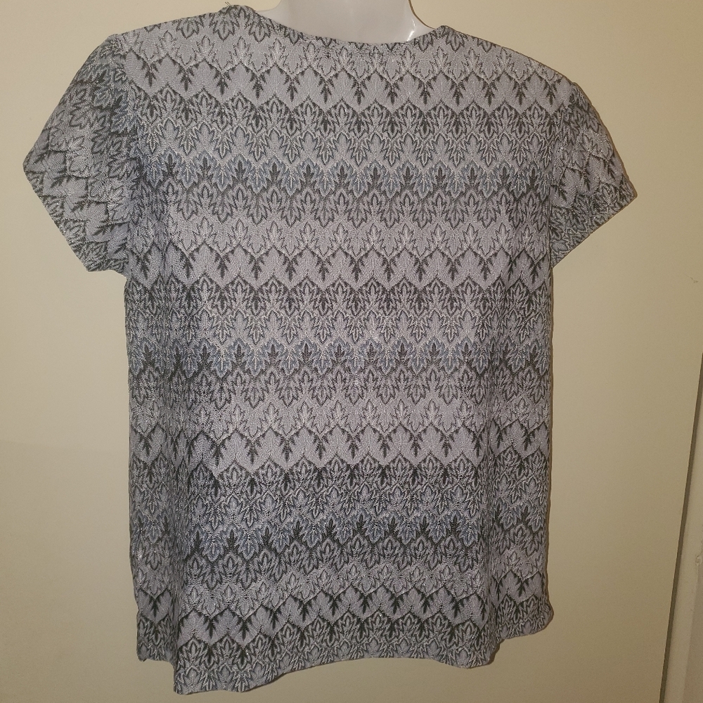 Womens Gray Patterned Tee